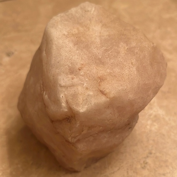 Rose quartz stone in the raw - Picture 15 of 16